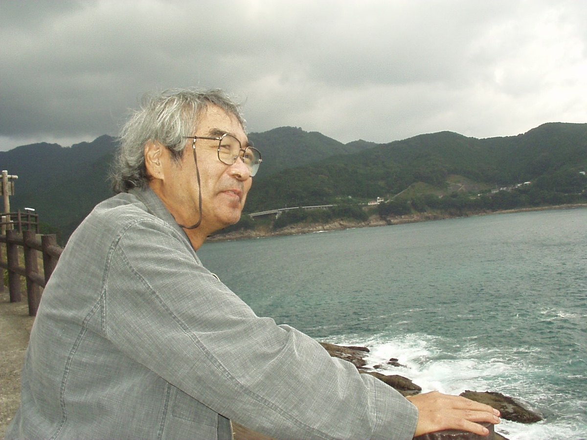 松川八洲雄