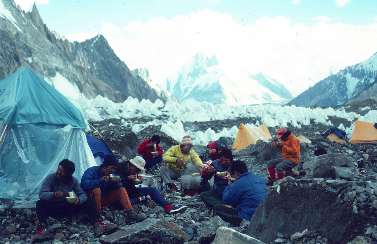白き氷河の果てに